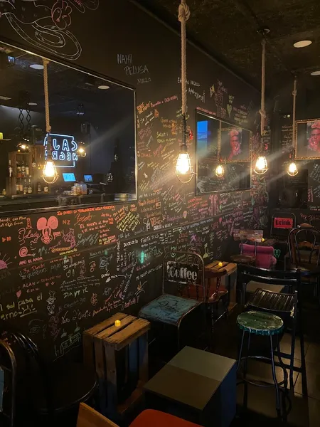 CAJA NEGRA COCKTAILS