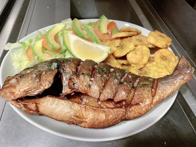 Bar Restaurant Monte Rio Ariel. Comida Latina. Especialistas en Fritadas. Comida Latina.