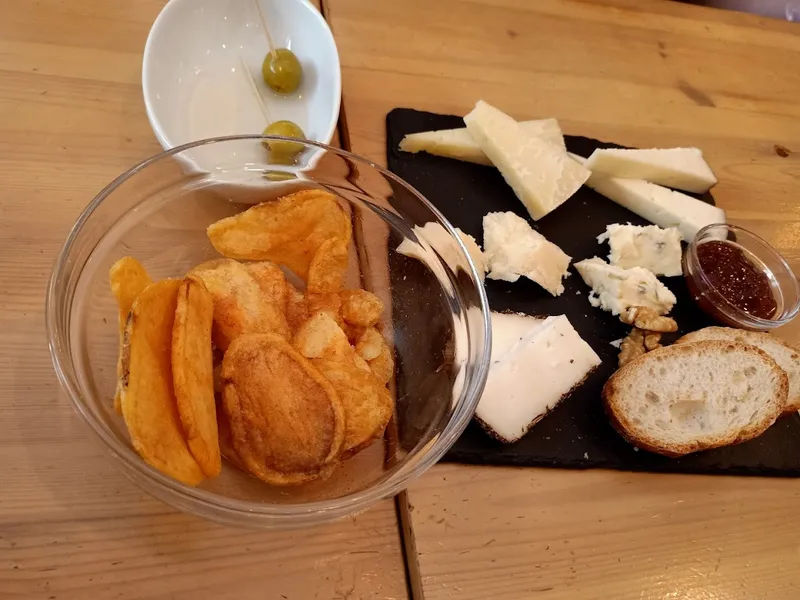 Entre Hores - Tapas, Vermut & Cocktails