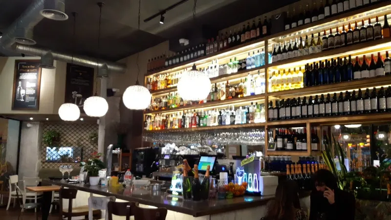 CABERNET RESTAURANT tapas, copas y vinos