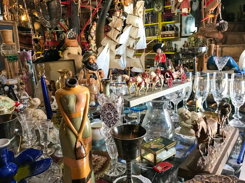 Antigüedades Moyano