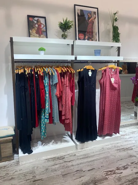 TANIS Boutique