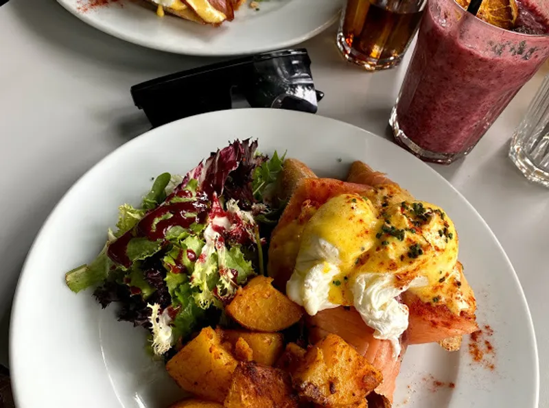 Milk brunch · tapas · bar