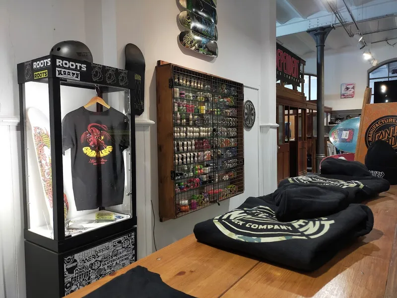 Roots Barcelona - Skate Shop