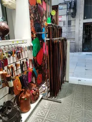 Los 6 tiendas de bolsos de El Raval Barcelona