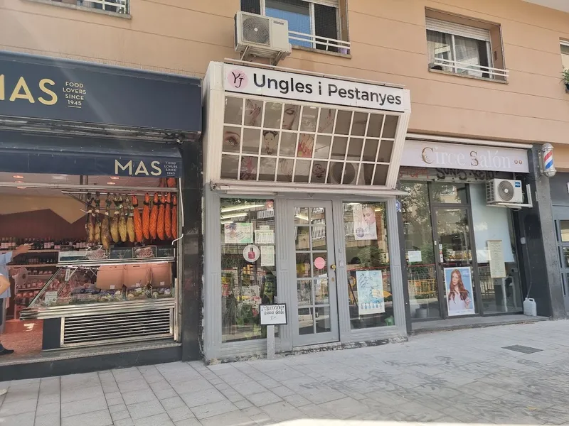 Ungles i Pestanyes - Salón de Belleza en Barcelona. Microblading y Micropigmentación. Uñas y Extensiones de Pestañas.