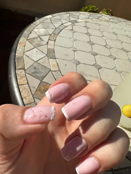 GOOD NAILS BY RAFFEL PAGÈS