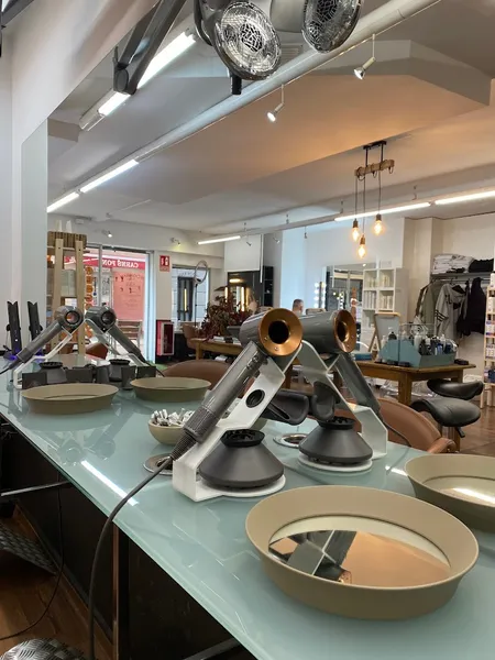 HAIR ROOM