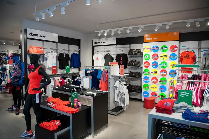 Adidas Store Barcelona - La Maquinista
