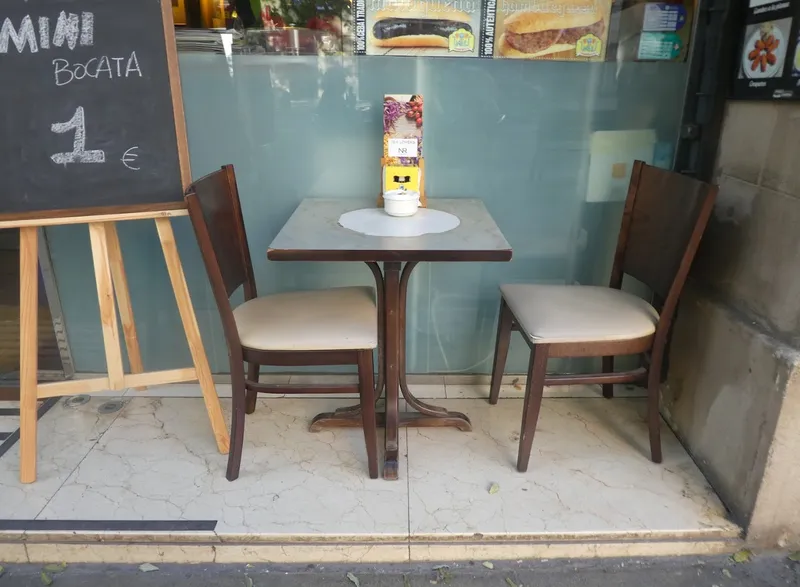 Bar Manitin