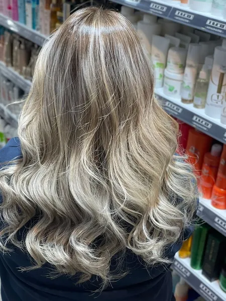 BETH'S Hair Salon & Store · Sants / Hostafrancs