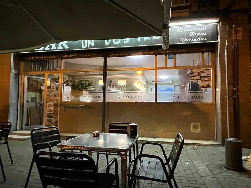 Bar Un, Dos, Tres