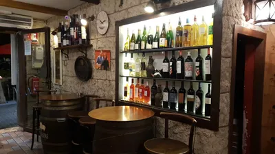 Los 18 bares de vinos de Sagrada família Barcelona