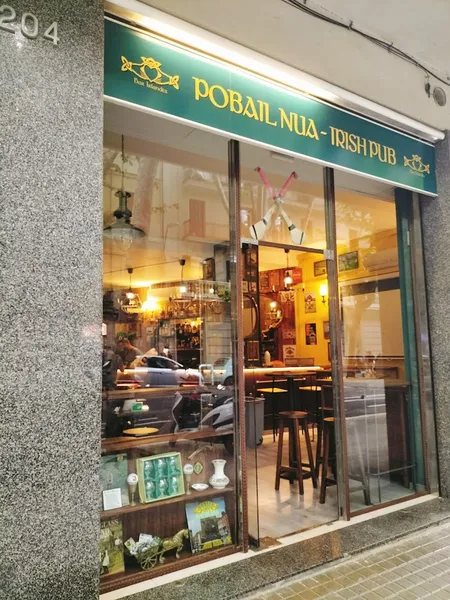 Pobail Nua Irish Pub