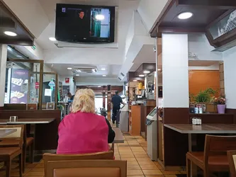 Los 8 cafeterías de Valdeacederas Madrid