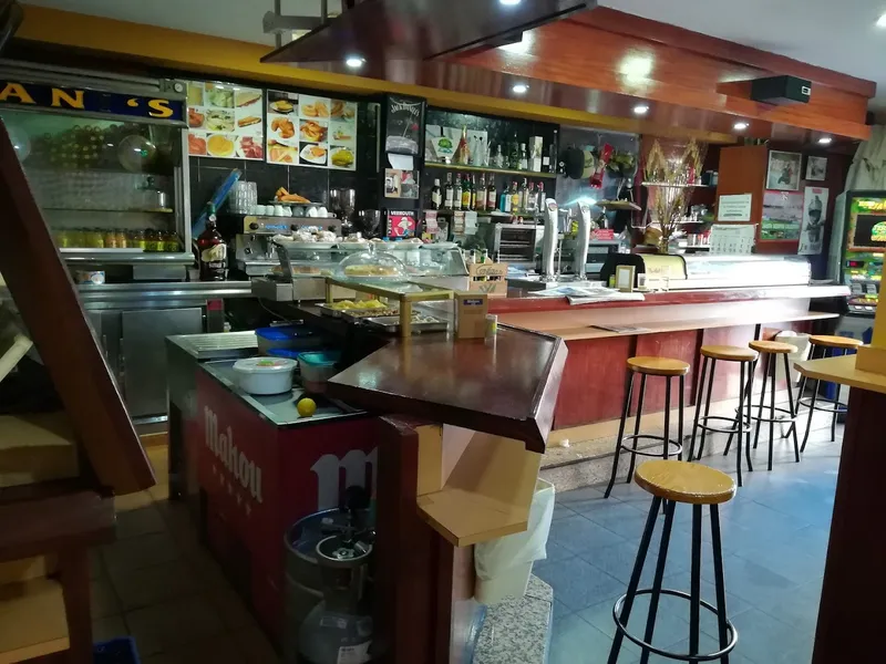 Eva Bar - Cafetería