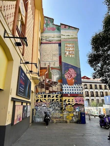 Mural " Las raíces del barrio"