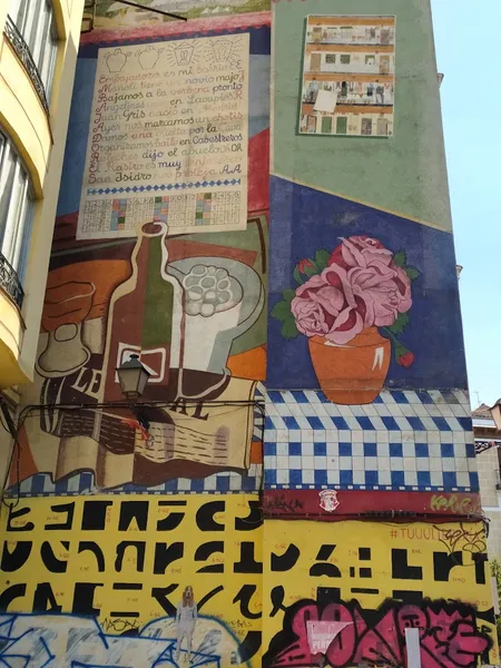 Mural " Las raíces del barrio"
