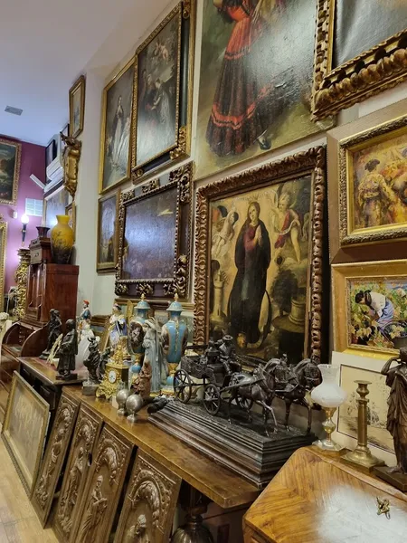 Carlos 3 Alta Decoración, Antigüedades, Segunda vida a los muebles y objetos, curiosidades, vintage, art deco etc.