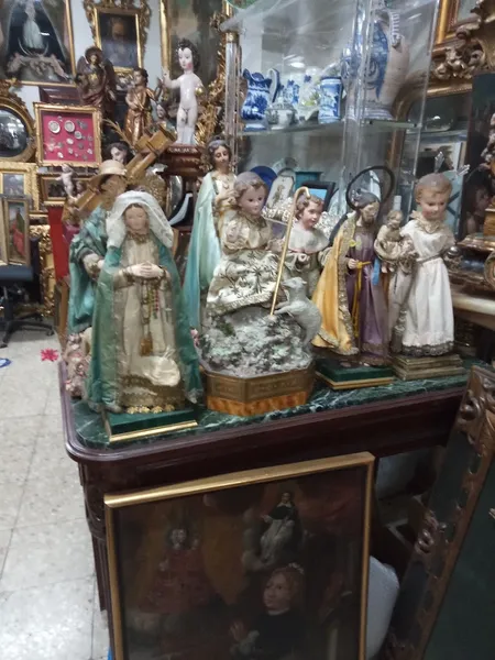 ANTIGÜEDADES MUEBLES Y OBJETOS ÁNGEL