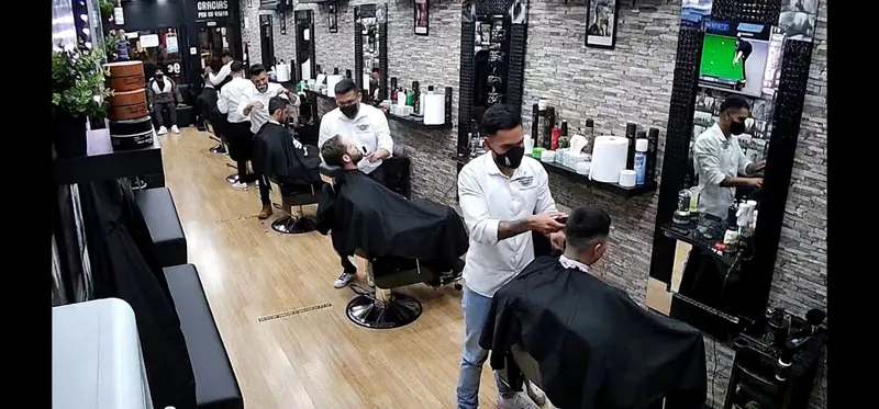 Peluqueria de caballeros BARBERSHOP TRADICIONAL (sin cita)