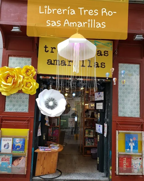 Librería Tres Rosas Amarillas