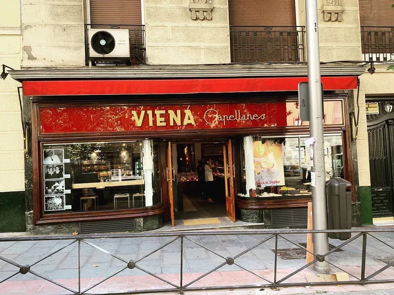 Viena Capellanes