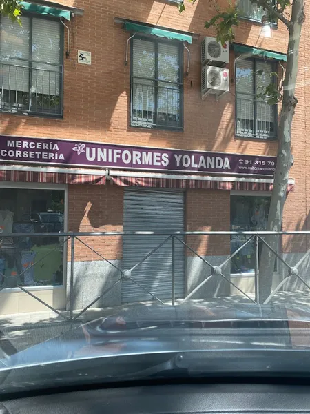 Uniformes Yolanda
