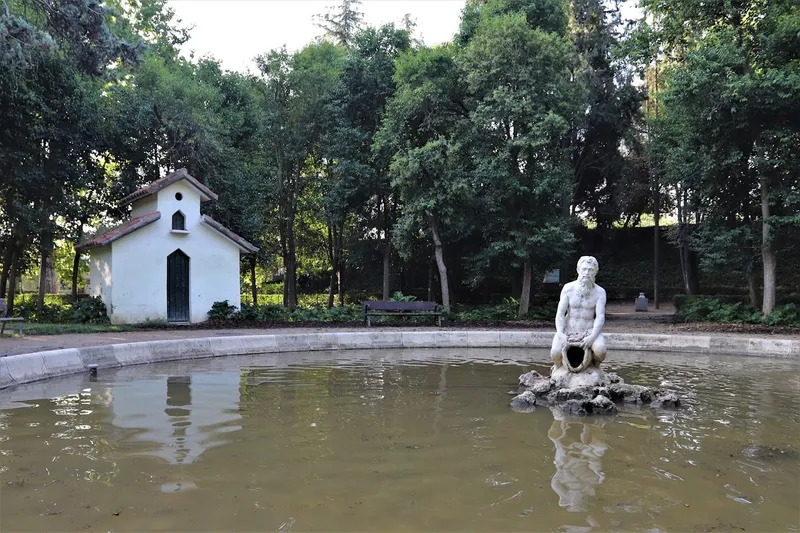 Fuente circular del parque Fuente del Berro