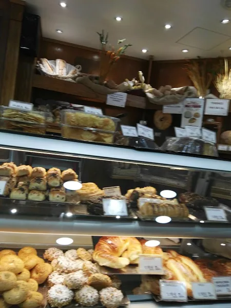 Los Reyunos. Pastelerías, Panaderías, Cafeterías - Sucursal Majuelo