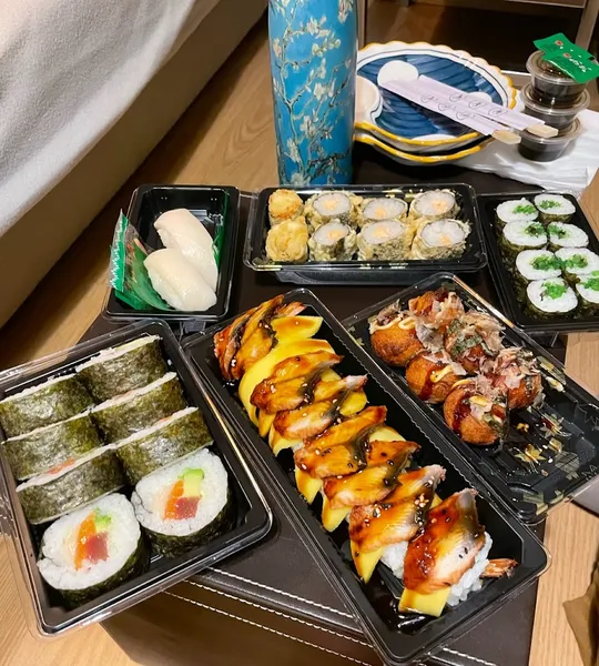 Mikan Sushi