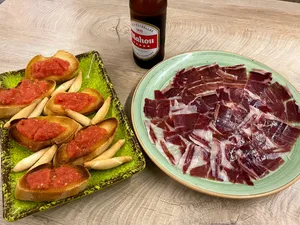 tapas de Adelfas Madrid