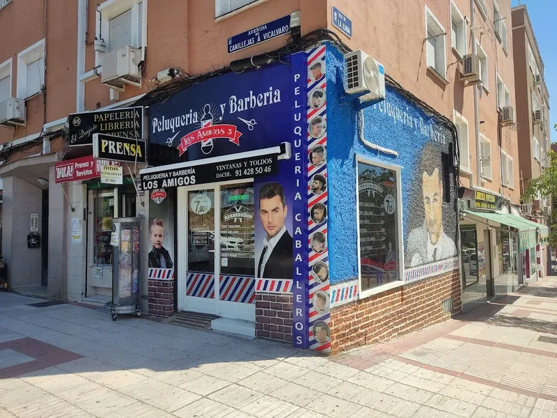 Peluquería y Barbería Los Amigos