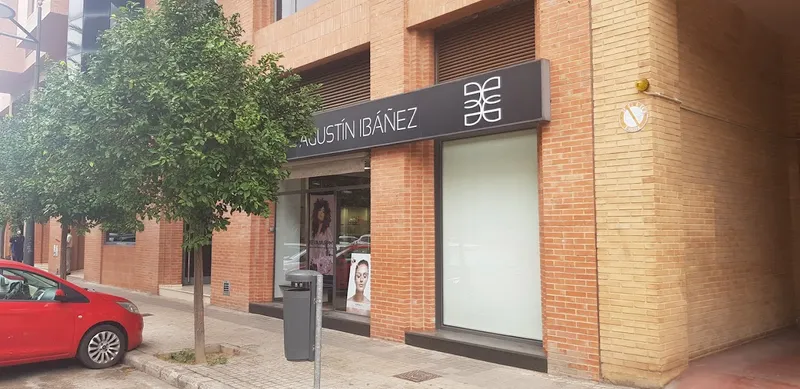 Agustín Ibáñez: Peluquero y Estilista en Valencia