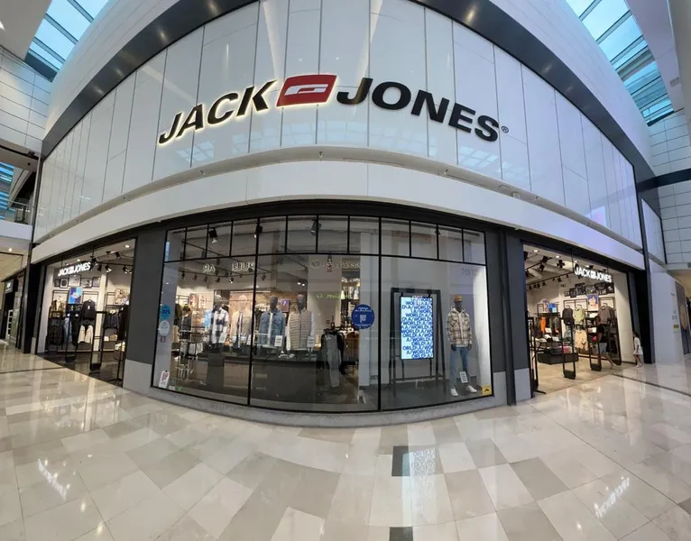 JACK & JONES