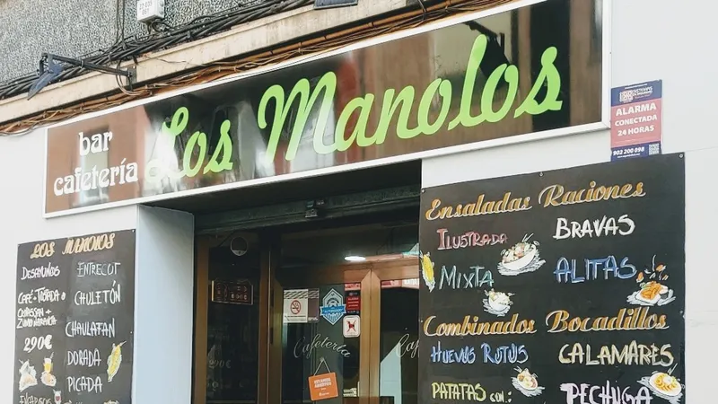 Bar Cafetería Los Manolos...