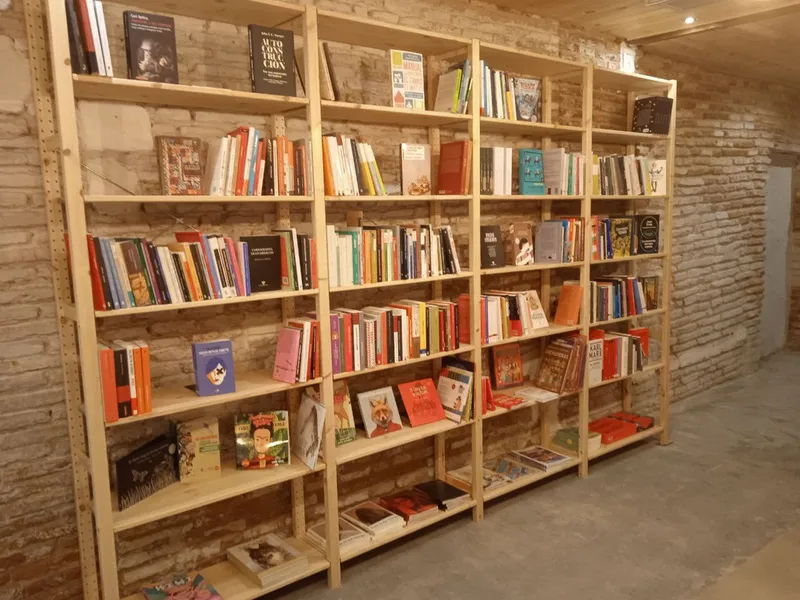 La Montonera Librería