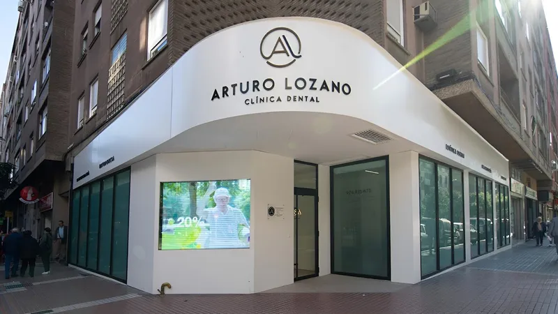 Arturo Lozano clínica dental