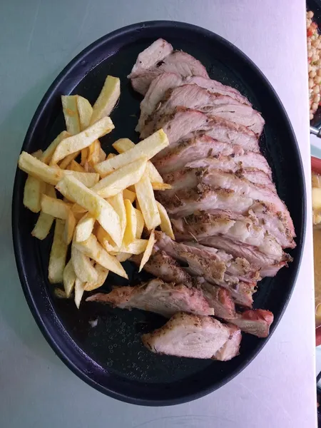 El Pollo y Más