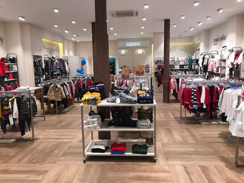 Mayoral - Tienda de Ropa Infantil y para Bebés