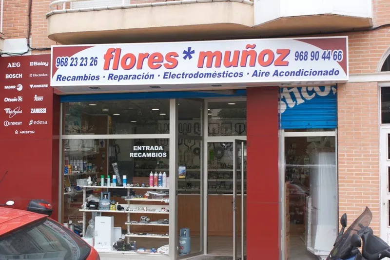 Flores y Muñoz