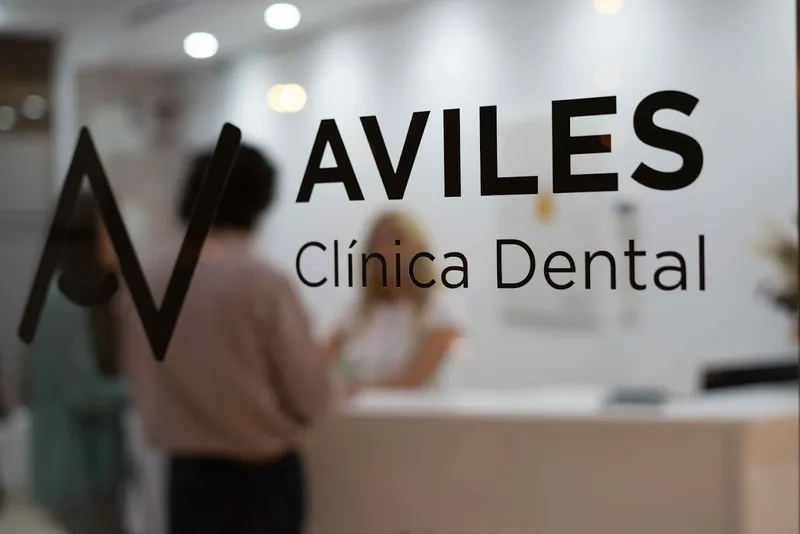 Clínica Dental AVILÉS