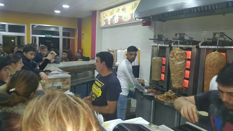 Pak Pizzeria y Kebab