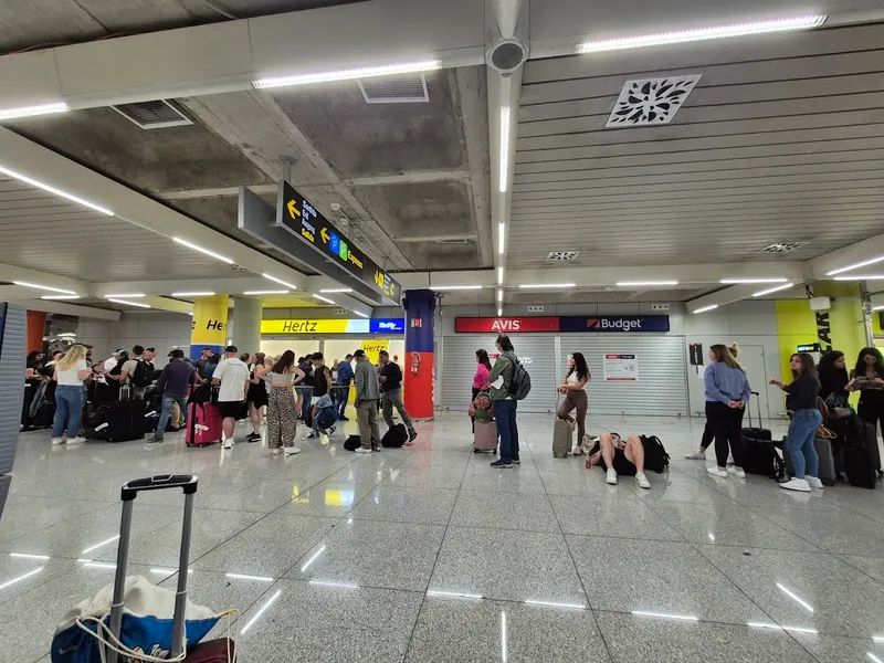 Hertz Alquiler De Coches - Palma De Mallorca Airport