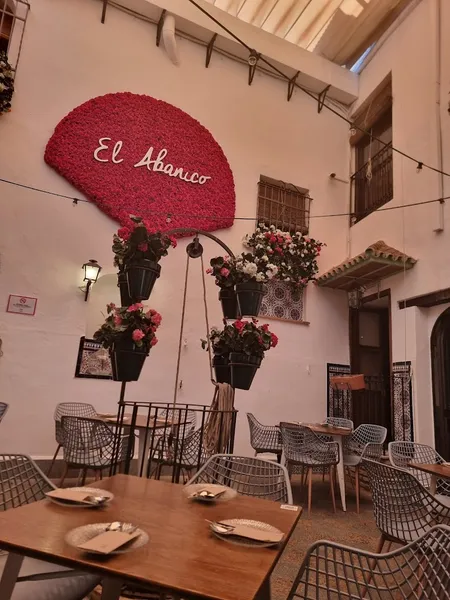 Taberna El Abanico Patio - Tapas Córdoba