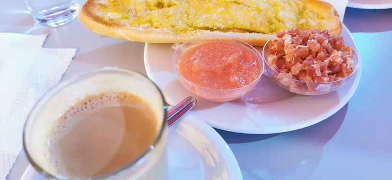 Cafetería Churrería Alcazaba