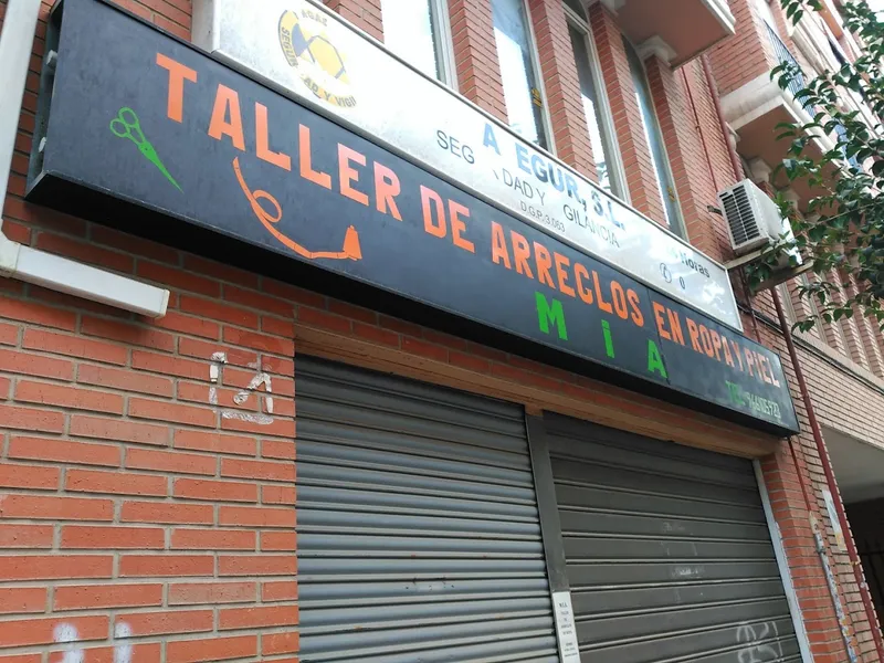 Mia taller de arreglos ropa y piel