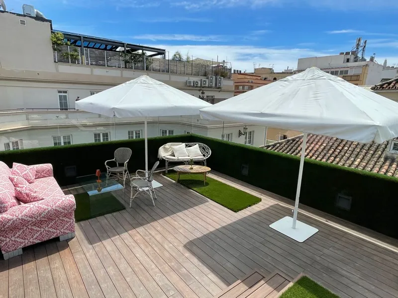 Terraza Málaga centro - Le RoofTop Mariposa hotel