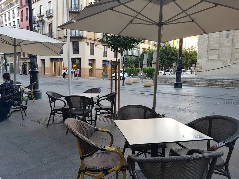 Cafetería Pastelería La Canasta