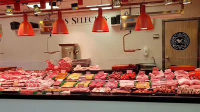 Los 13 tiendas de alimentación de Alameda de Osuna Madrid